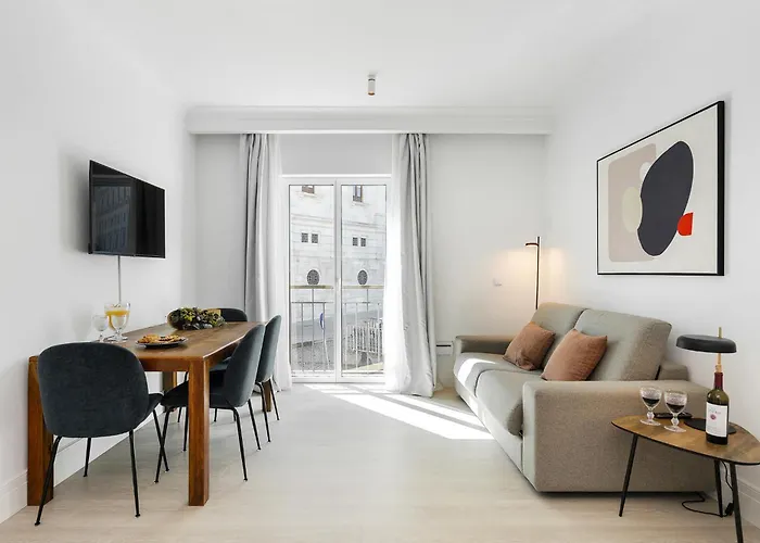 Les Deux Mariettes & *