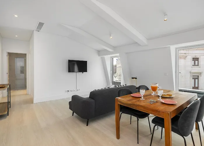 Les Deux Mariettes & *